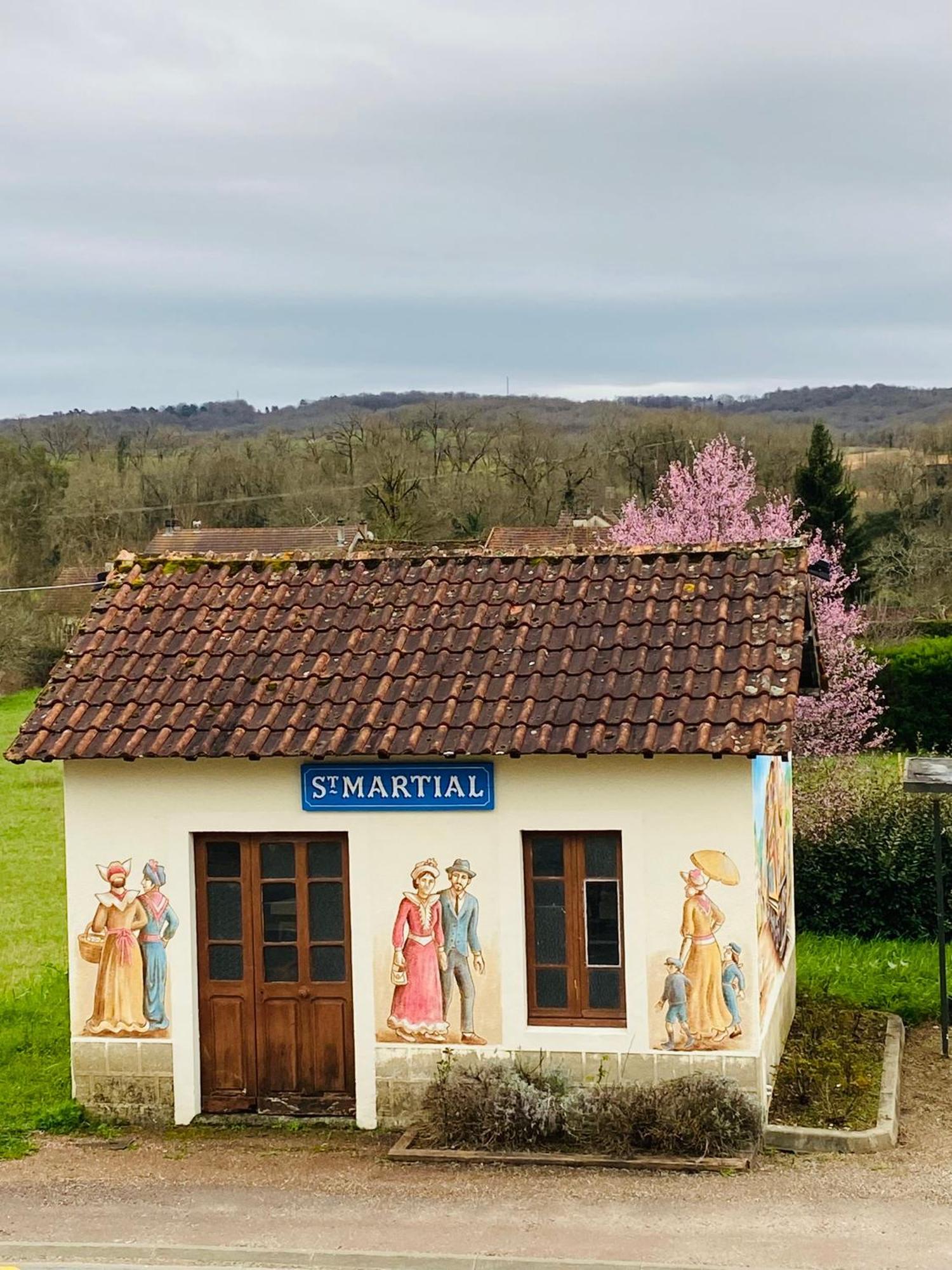Ancien Relais De Poste The Old Post Office Bed & Breakfast Saint-Martial-d'Albarede Exterior photo